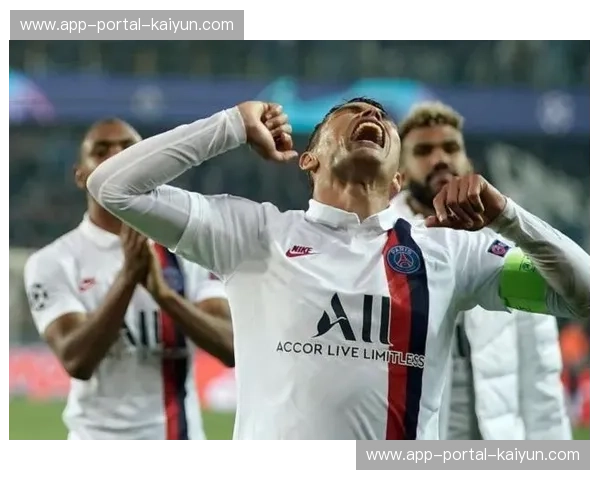 “朗斯2-0击败梅斯，艾因梅开二度复制赛季爆冷经典”